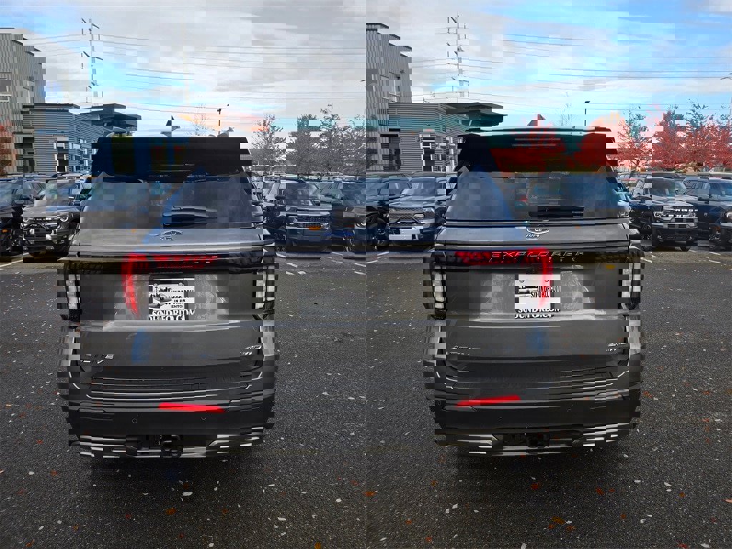 New 2025 Ford Explorer Active w/ Active Comfort Package image 6