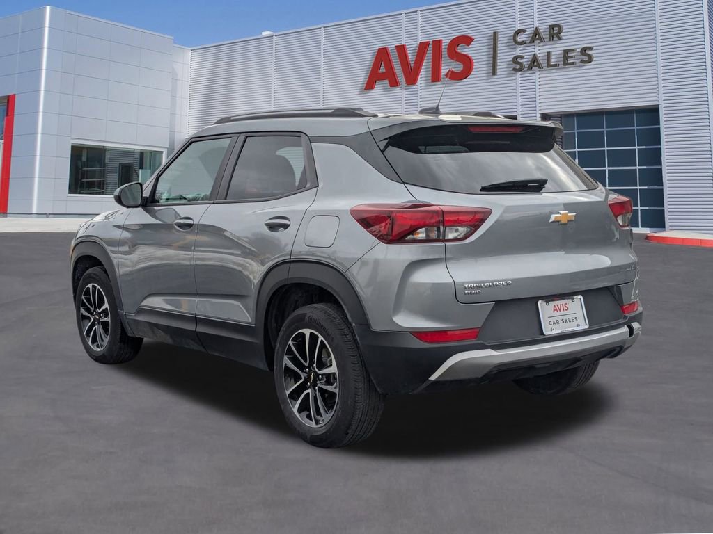 Used 2025 Chevrolet TrailBlazer LT image 3