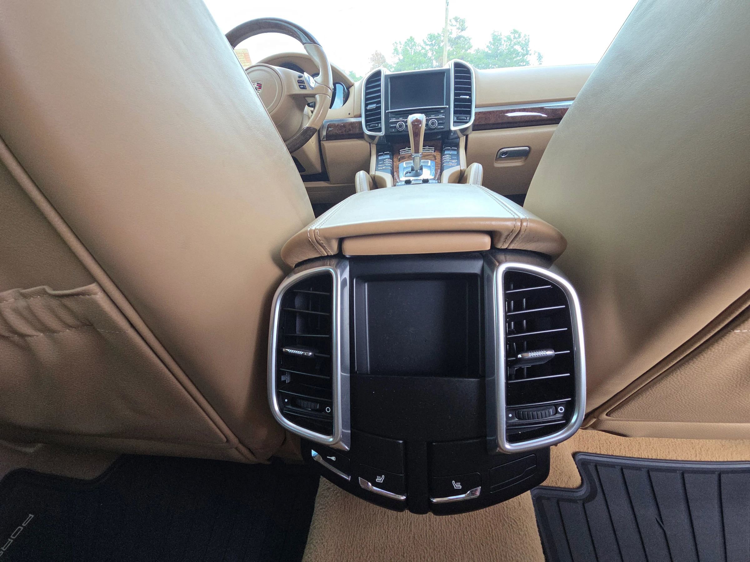 Used 2011 Porsche Cayenne Turbo AWD/4WD image 25