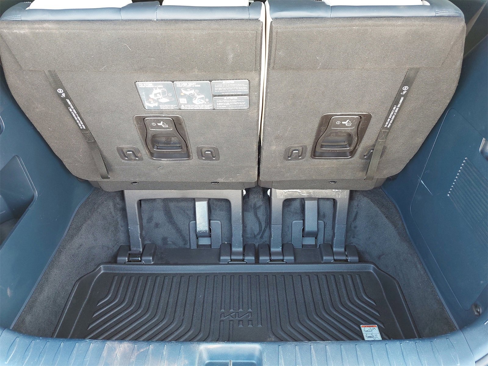 Certified 2025 Kia Carnival SX Prestige image 12