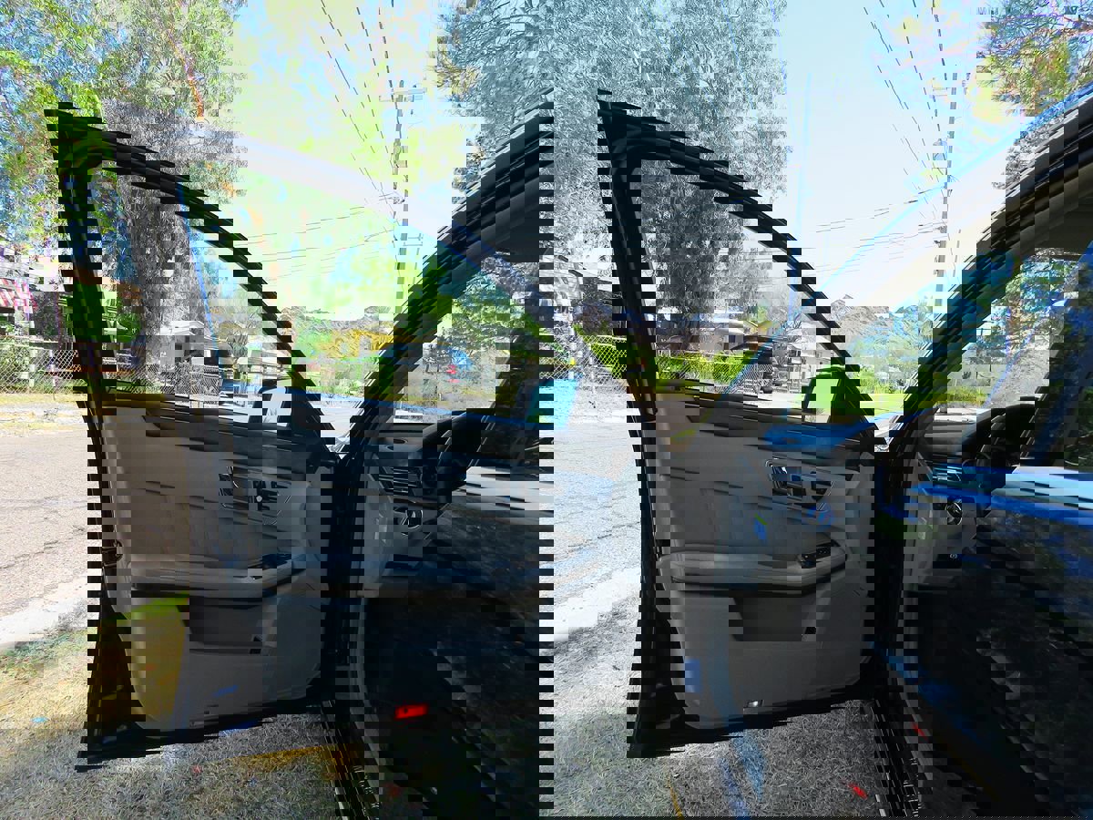 Used 2011 Mercedes-Benz E 550 Sport image 18