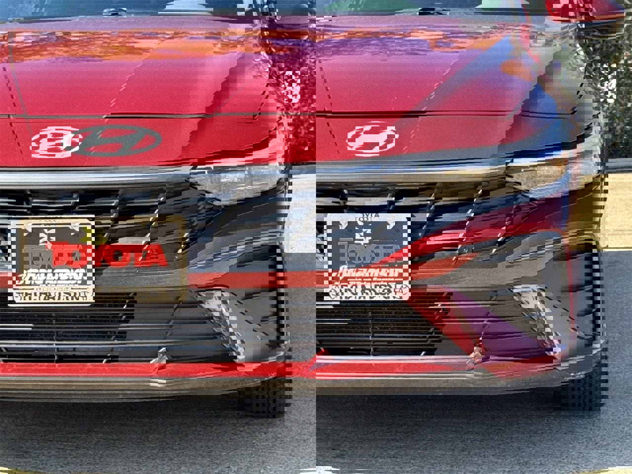 Used 2024 Hyundai Elantra SEL image 9