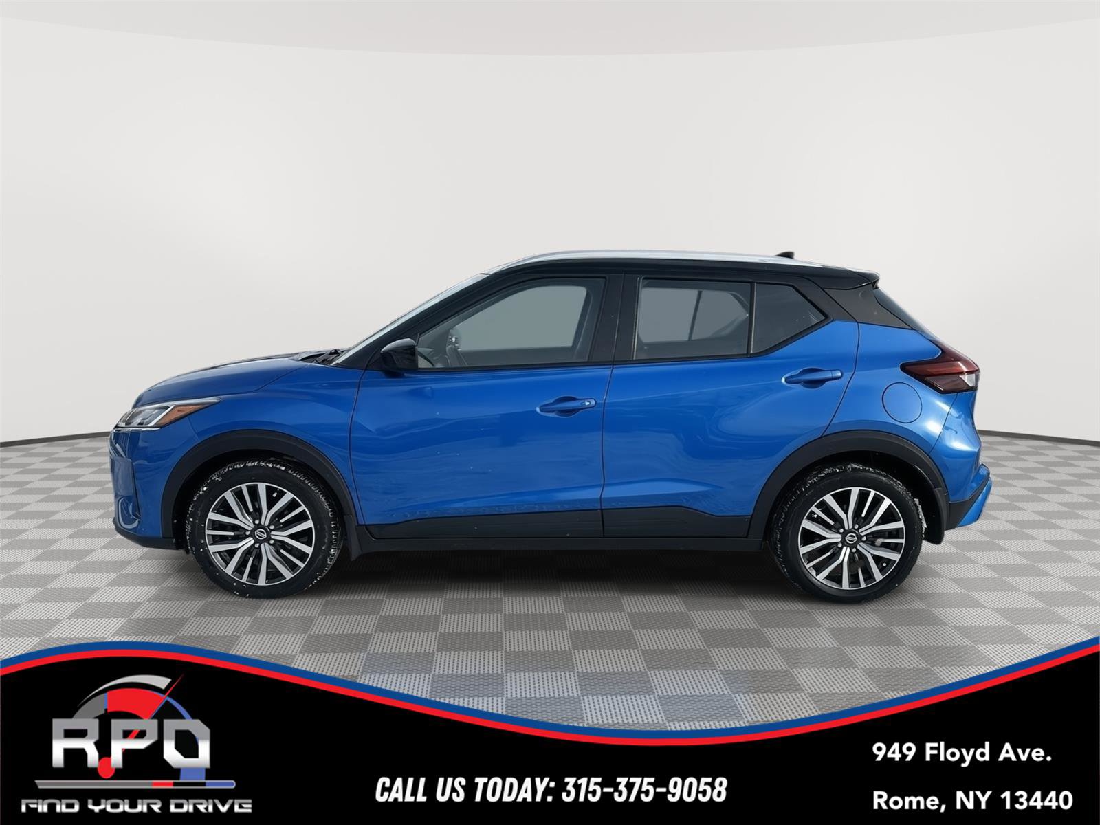 Used 2021 Nissan Kicks SV image 2