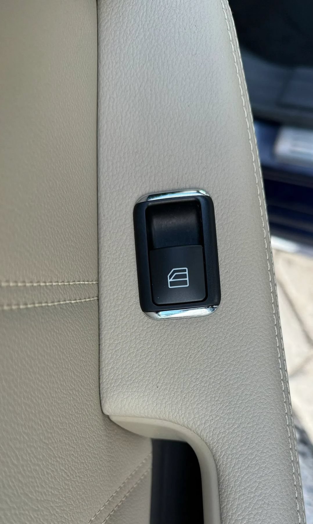 Used 2011 Mercedes-Benz E 350 4MATIC Wagon image 30