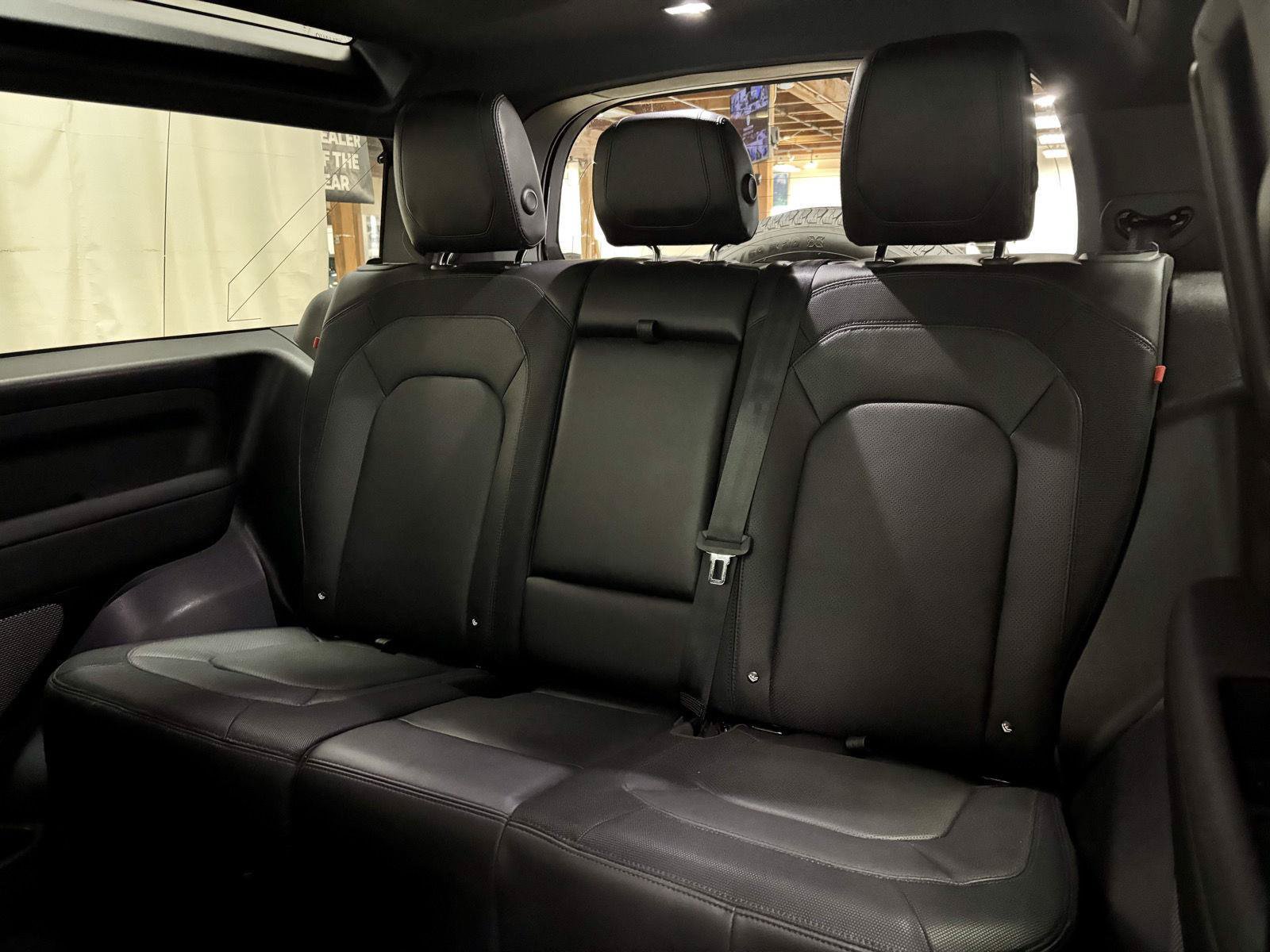 Used 2024 Land Rover Defender 90 X-Dynamic SE AWD/4WD image 19