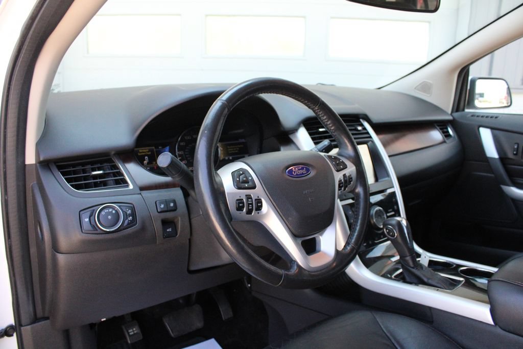 Used 2013 Ford Edge Limited FWD image 2