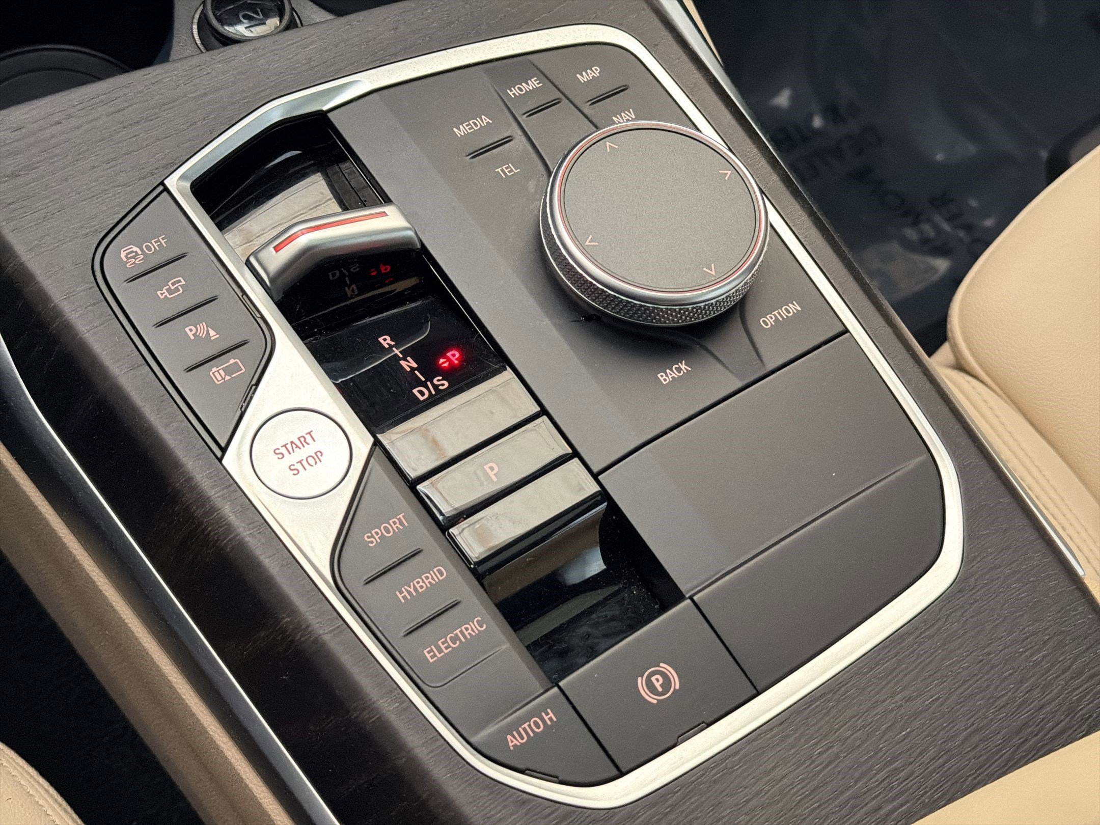 Used 2024 BMW 330e 330e w/ Premium Package image 16