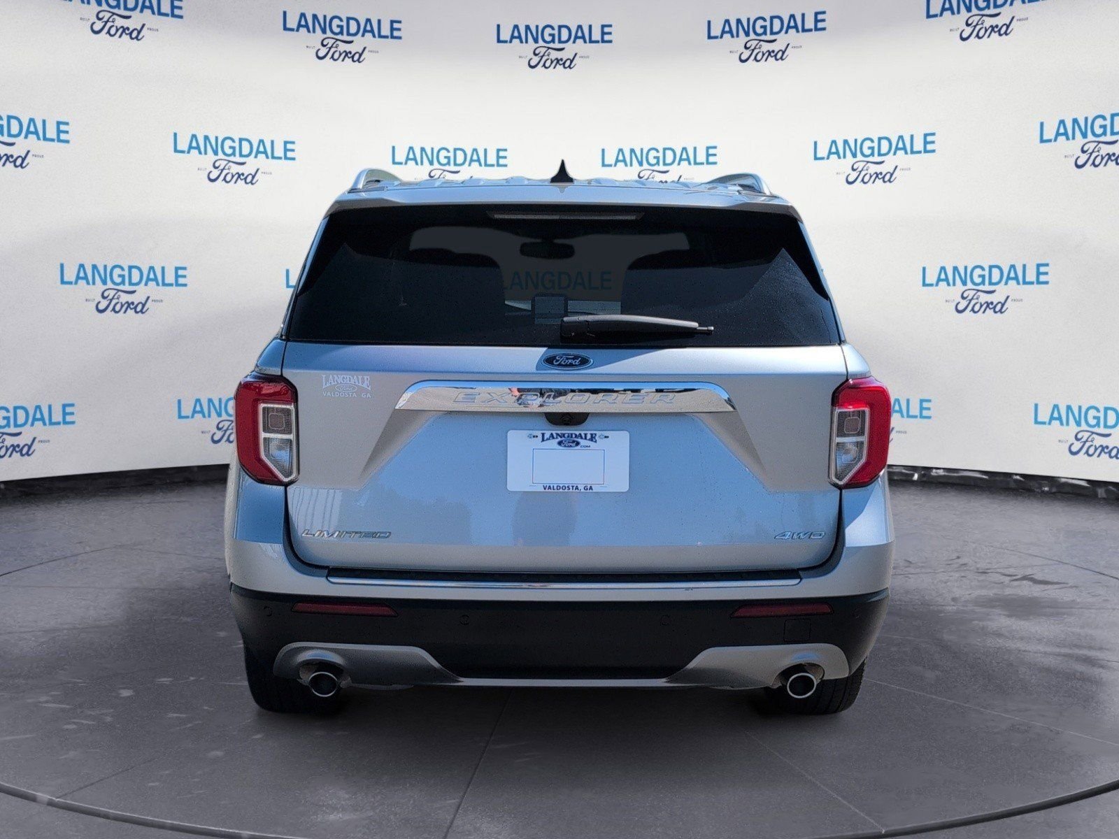 Used 2023 Ford Explorer Limited w/ Limited Technology Package AWD/4WD image 8
