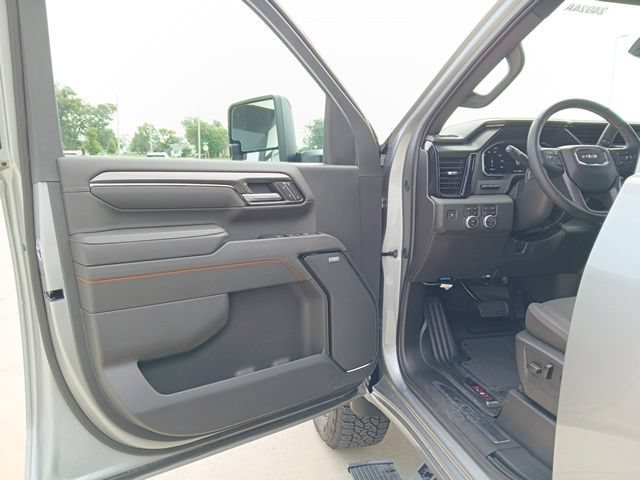 Certified 2026 GMC Sierra 3500 AT4 w/ AT4 Premium Plus Package AWD/4WD image 13
