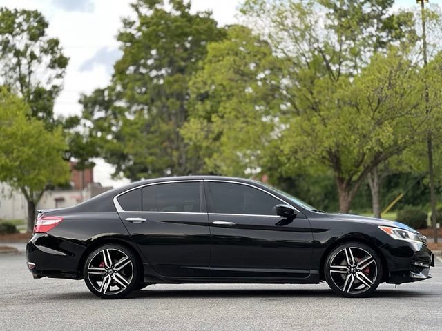 Used 2017 Honda Accord Sport Special Edition image 4