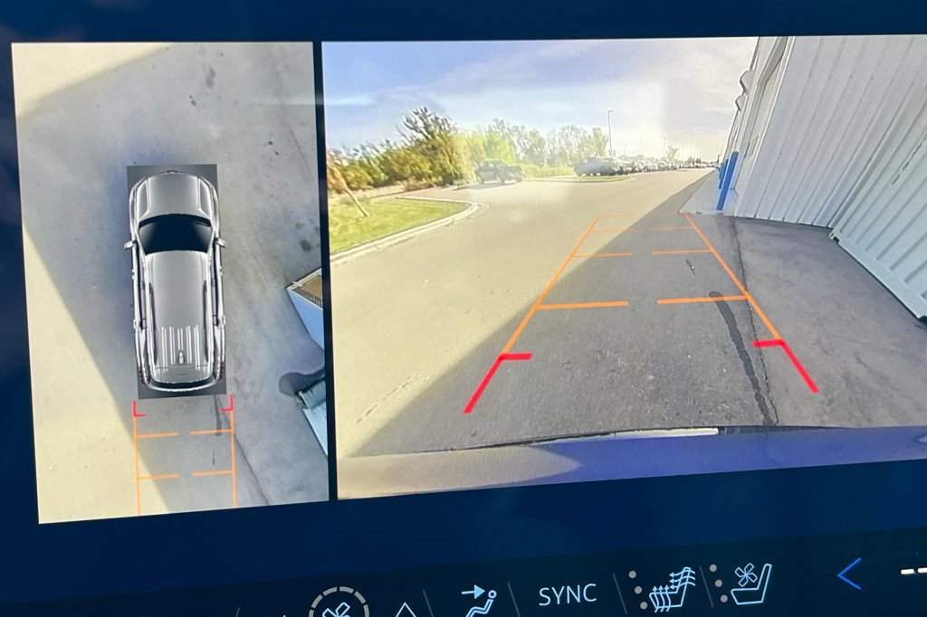 New 2026 Chevrolet Traverse RS image 18