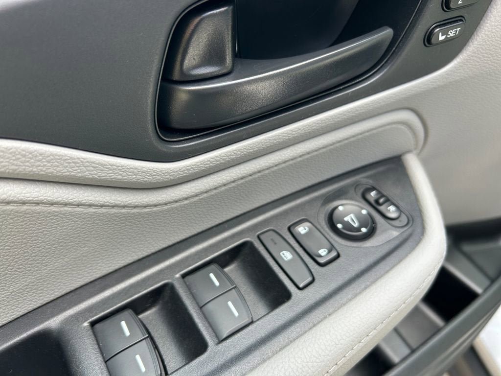 Used 2018 Honda Odyssey EX-L image 22