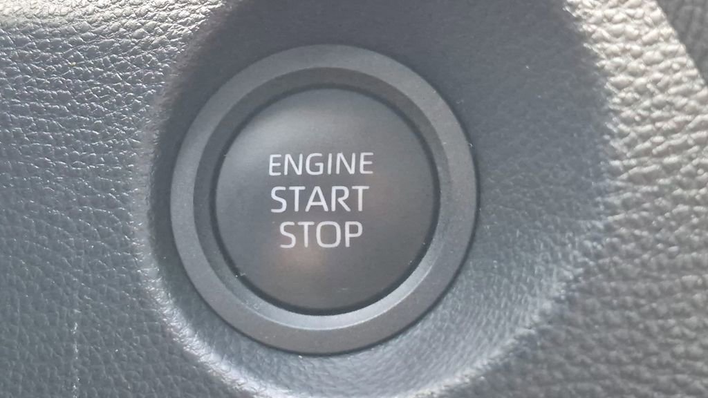 Used 2024 Toyota Corolla Cross XLE w/ Convenience Package image 26