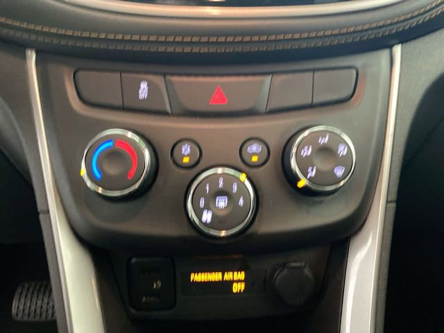 Used 2019 Chevrolet Trax LT w/ LT Convenience Package FWD image 34