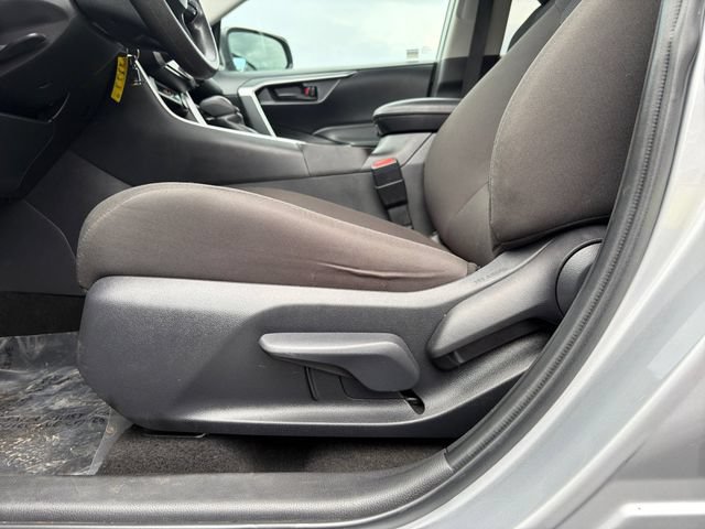 Used 2025 Toyota RAV4 LE AWD/4WD image 30