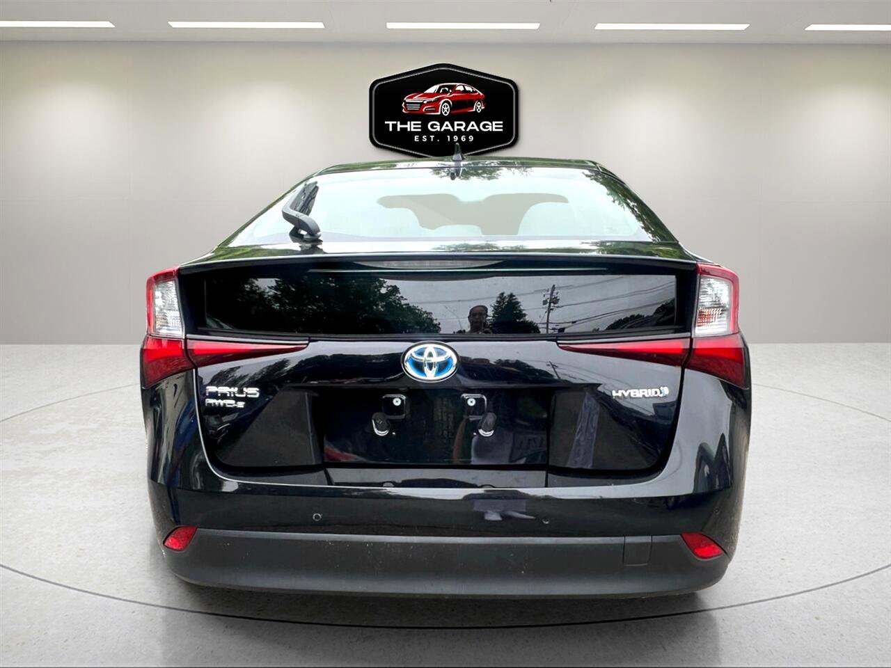 Used 2019 Toyota Prius LE image 4
