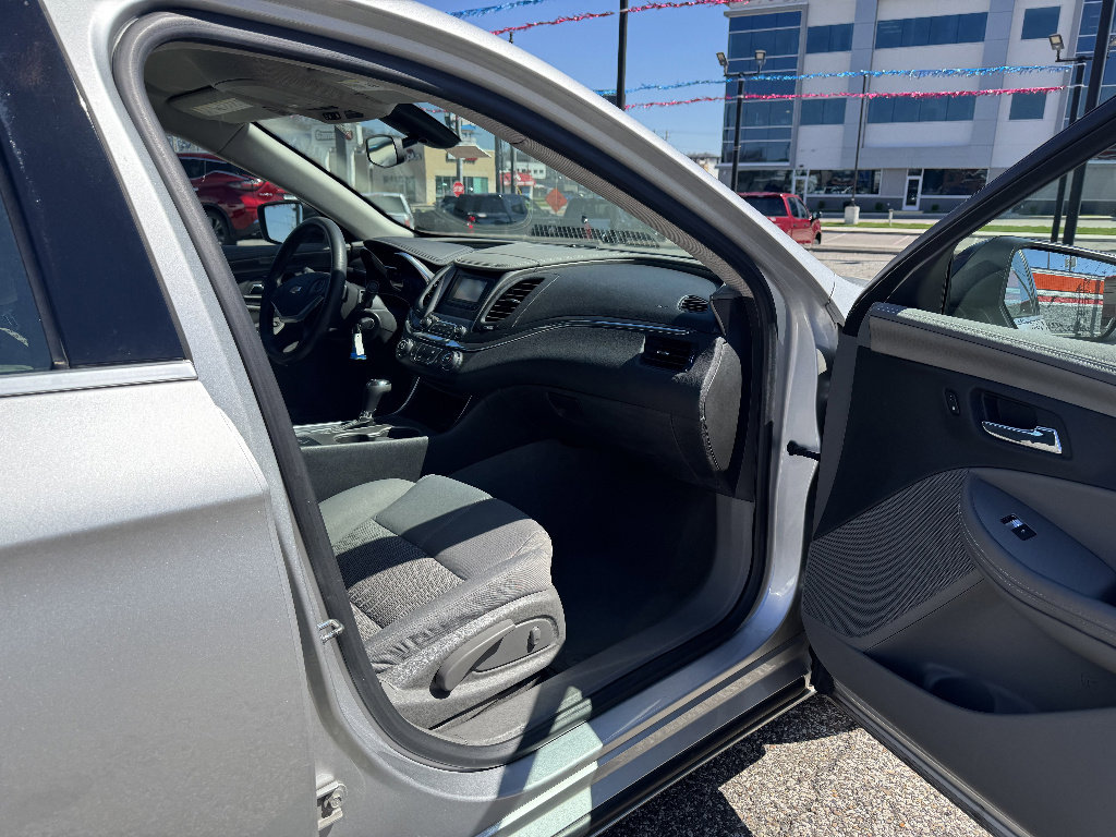 Used 2017 Chevrolet Impala LS image 17