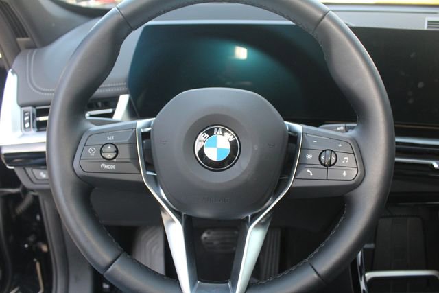 Used 2025 BMW X1 xDrive28i w/ Technology Package image 16