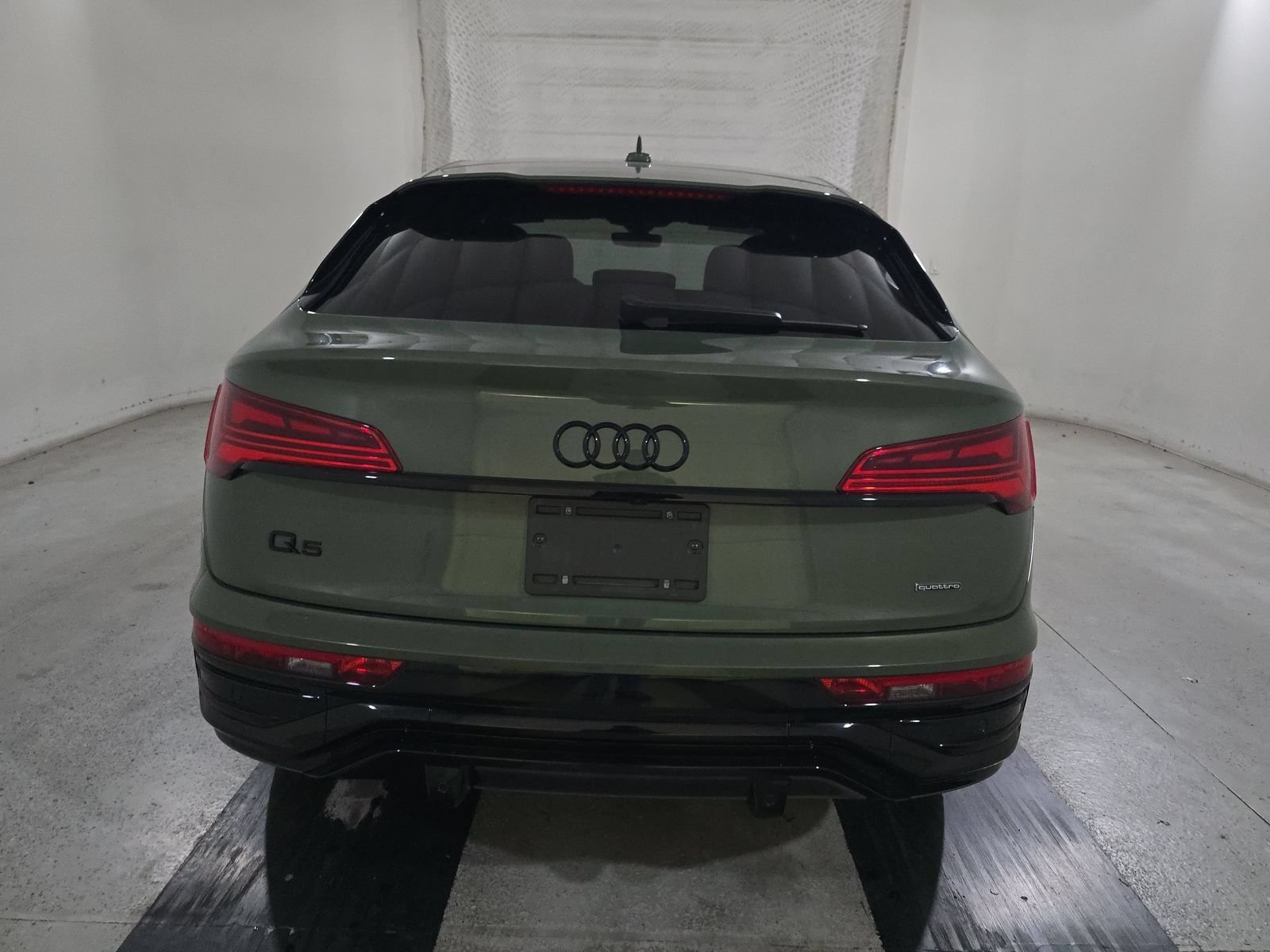 Used 2024 Audi Q5 2.0T Premium Plus w/ Premium Plus Package AWD/4WD image 10