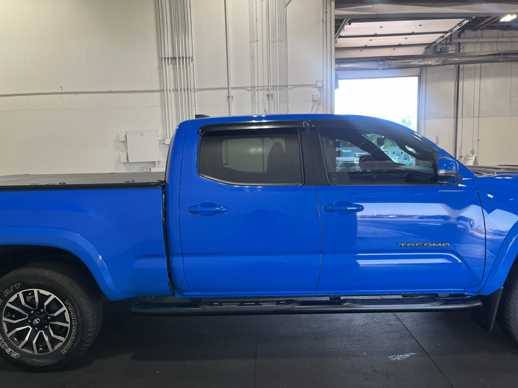 Used 2021 Toyota Tacoma TRD Sport AWD/4WD image 9