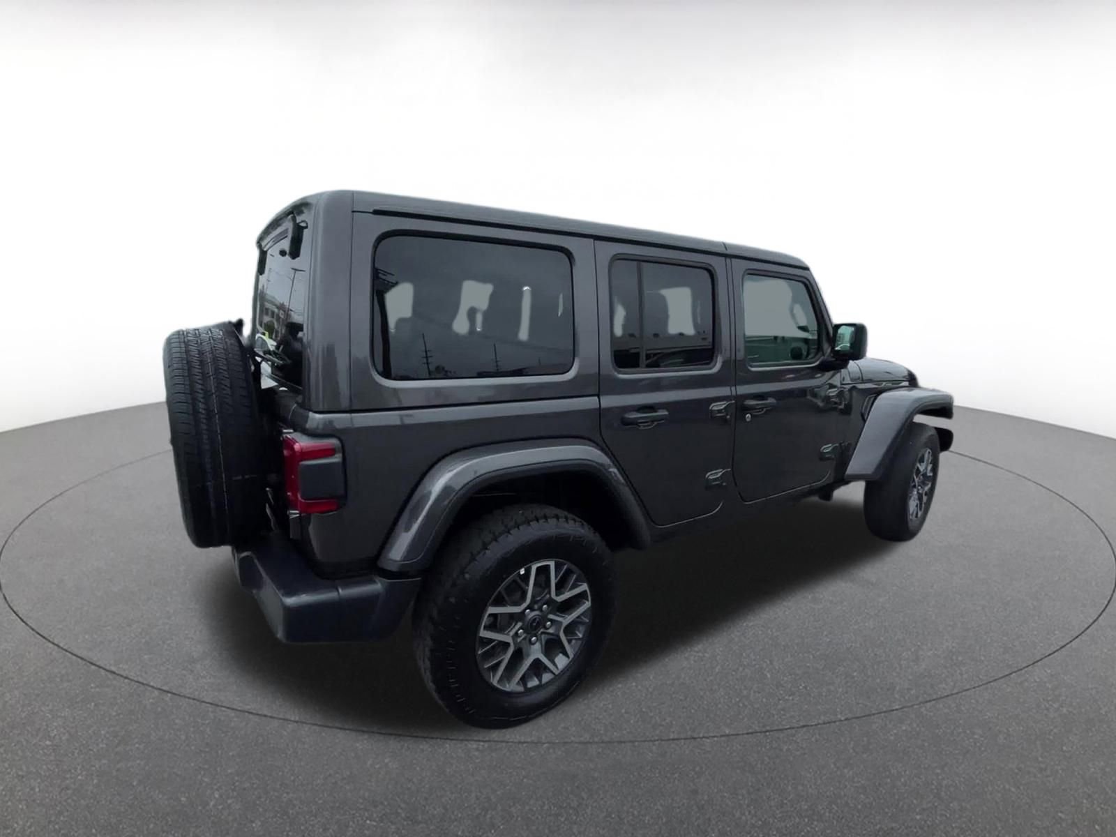 Used 2025 Jeep Wrangler Sahara image 15