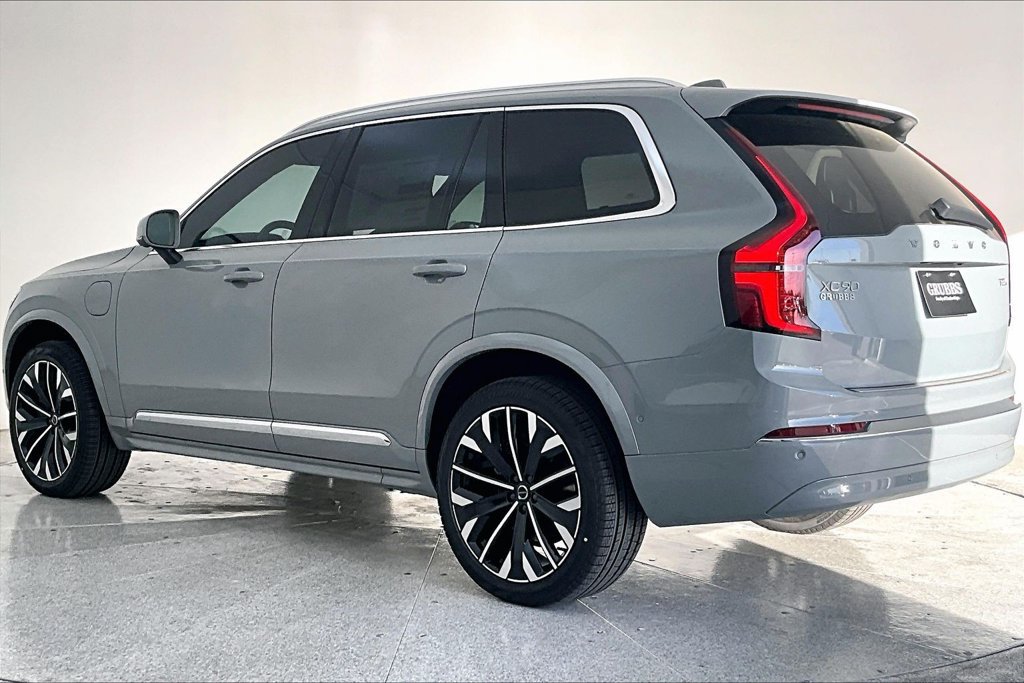 New 2026 Volvo XC90 T8 Plus w/ Protection Package Premier AWD/4WD image 4