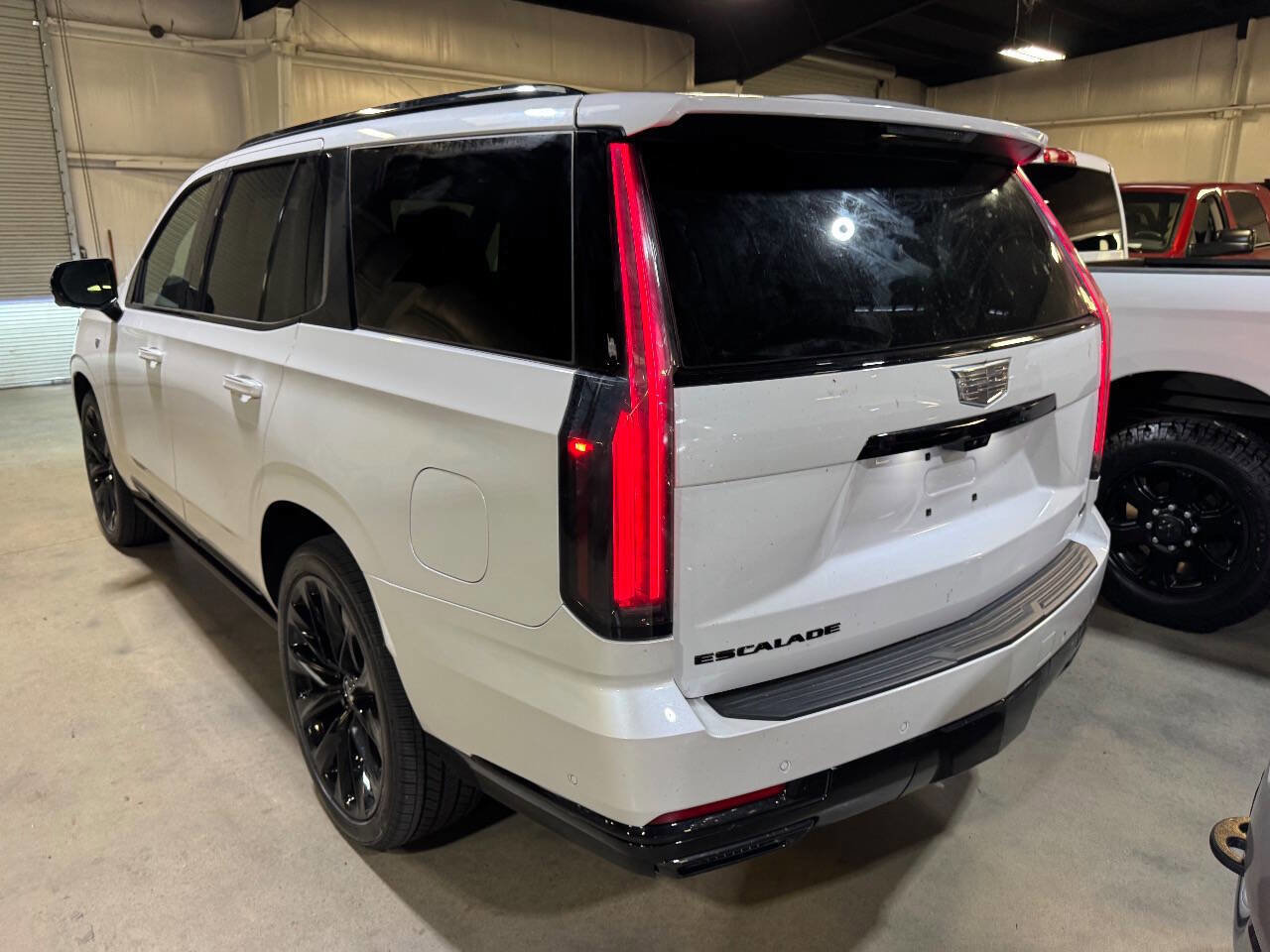 Used 2025 Cadillac Escalade Sport Platinum w/ LPO, ONYX Package image 17