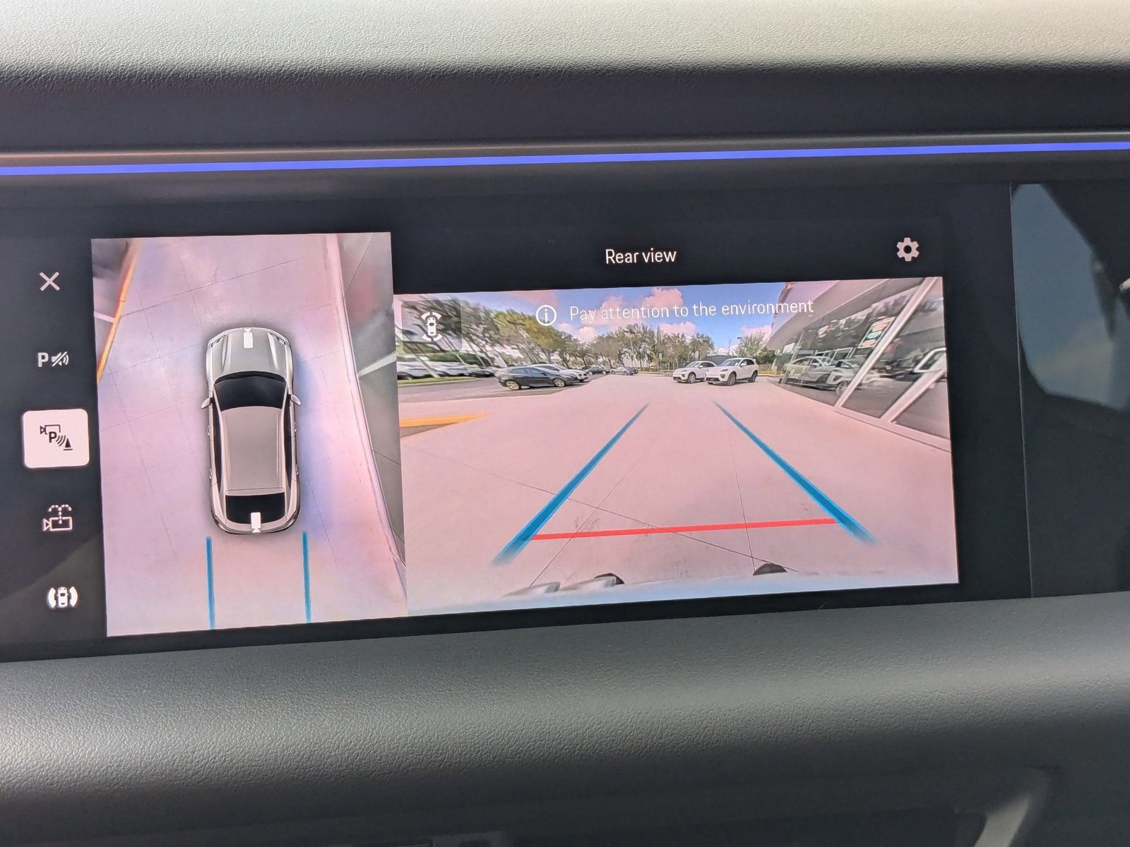 New 2025 Porsche Macan Electric RWD image 18