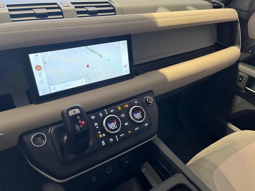 Certified 2020 Land Rover Defender 110 S AWD/4WD image 40