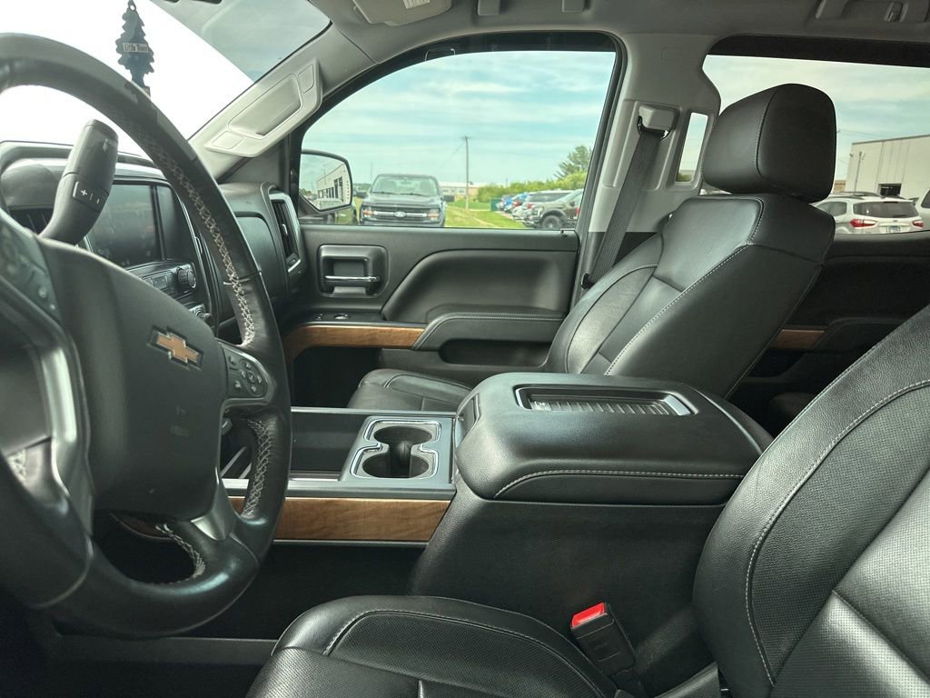 Used 2018 Chevrolet Silverado 1500 LTZ w/ Sport Package AWD/4WD image 5