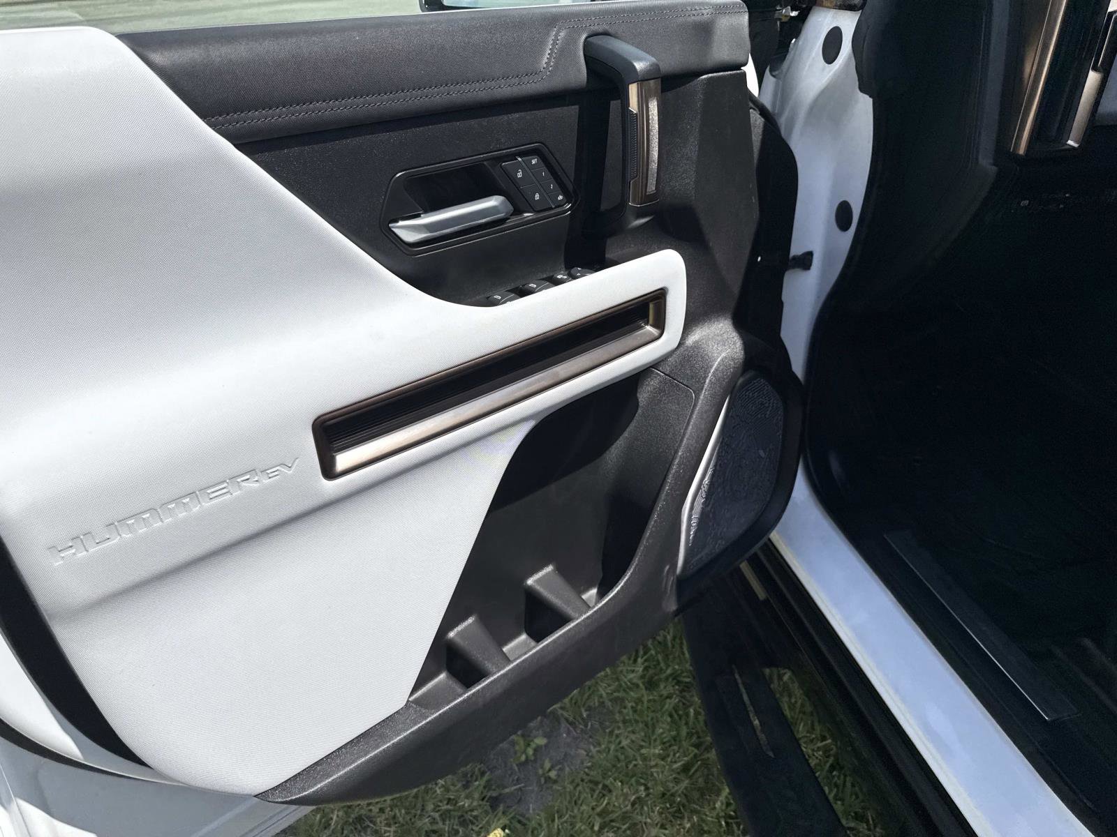Used 2024 GMC Hummer EV 2X AWD/4WD image 18