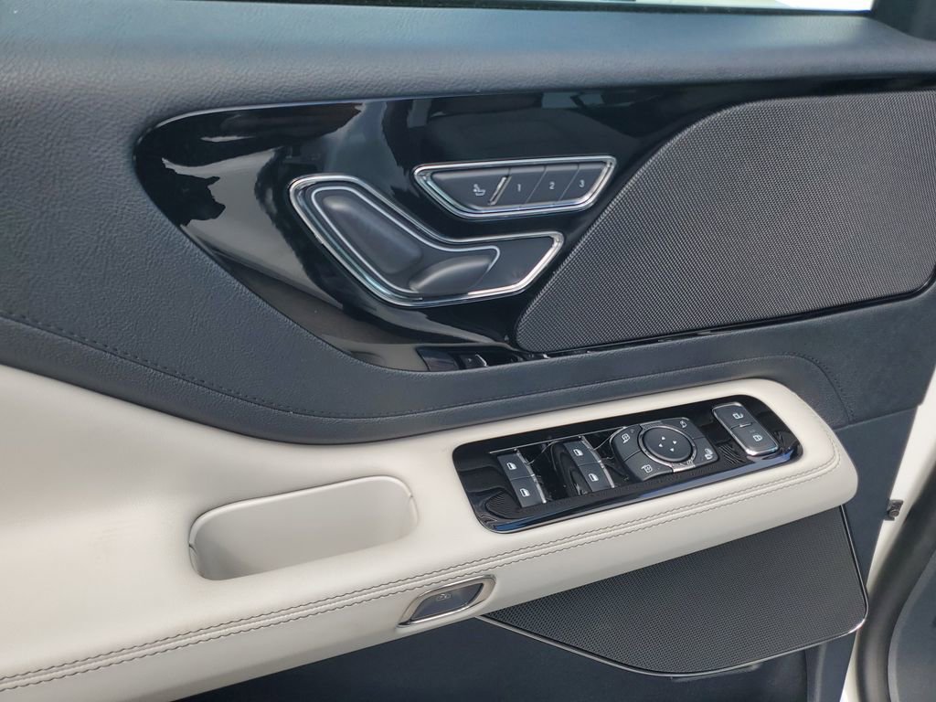 New 2026 Lincoln Aviator 2WD image 20