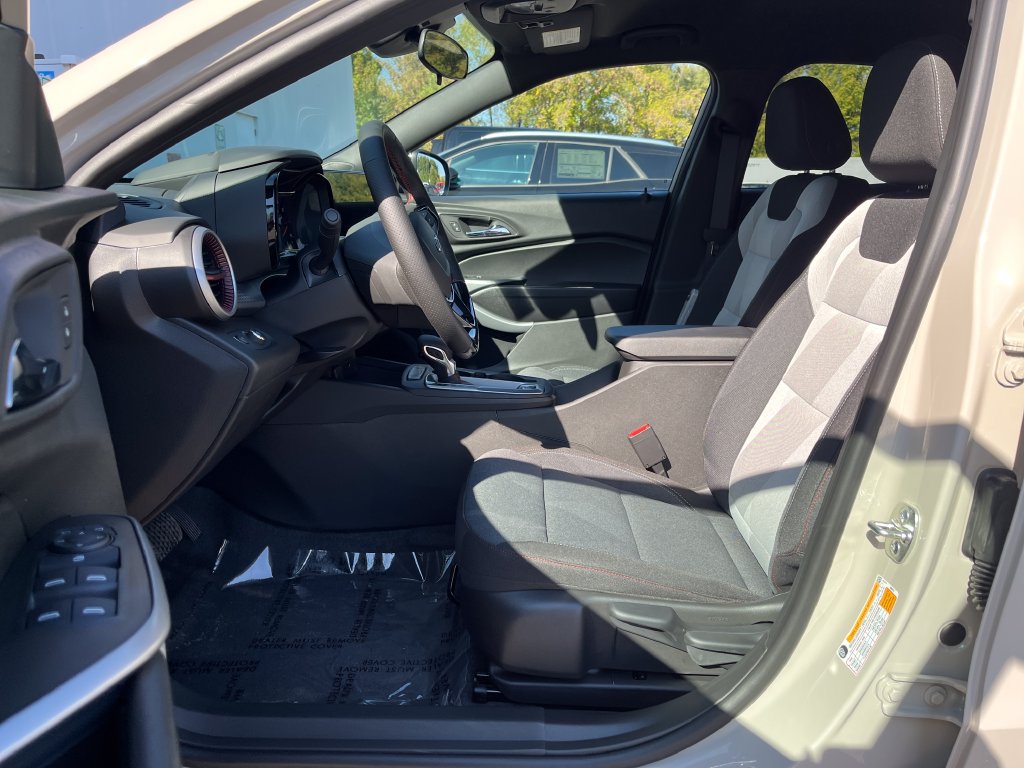 New 2026 Chevrolet Trax RS FWD image 9