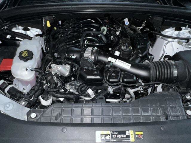 Certified 2023 Jeep Grand Cherokee Laredo image 3