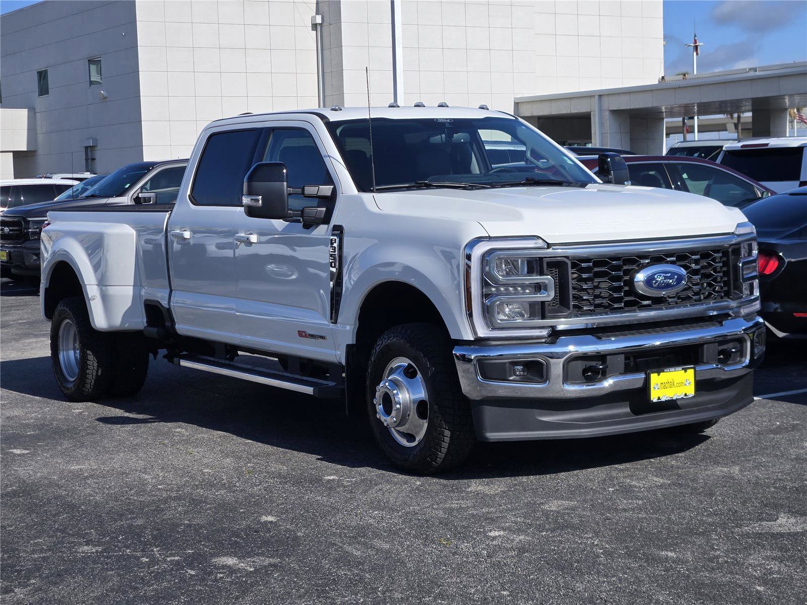 Used 2026 Ford F350 Lariat AWD/4WD image 3