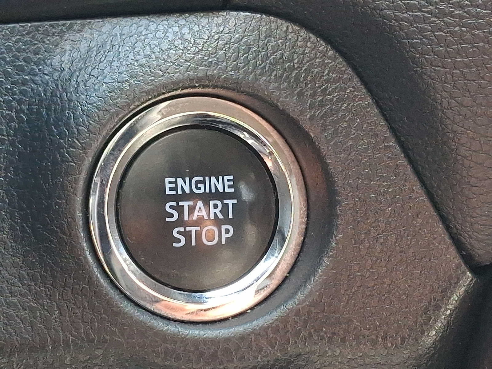 Used 2021 Toyota RAV4 XLE AWD/4WD image 22