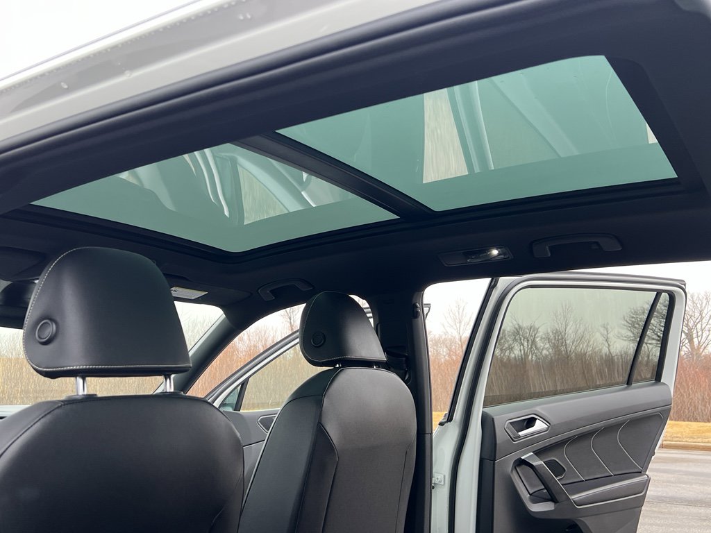 Used 2023 Volkswagen Tiguan SE R-Line image 39