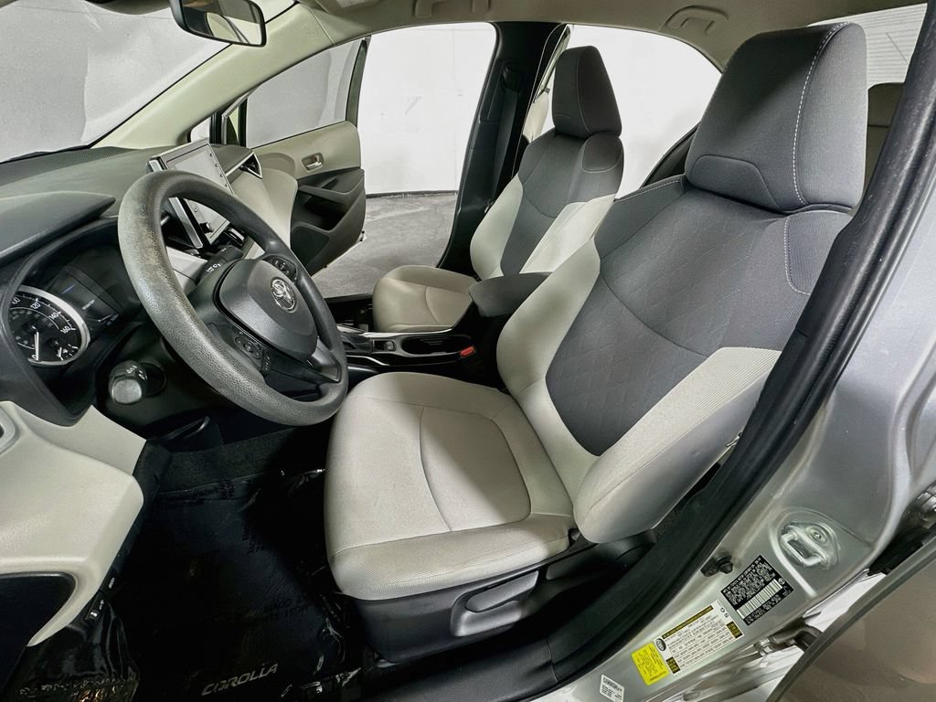 Used 2020 Toyota Corolla LE FWD image 17
