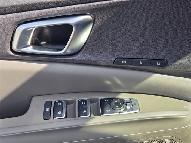 New 2026 Kia Carnival EX image 16