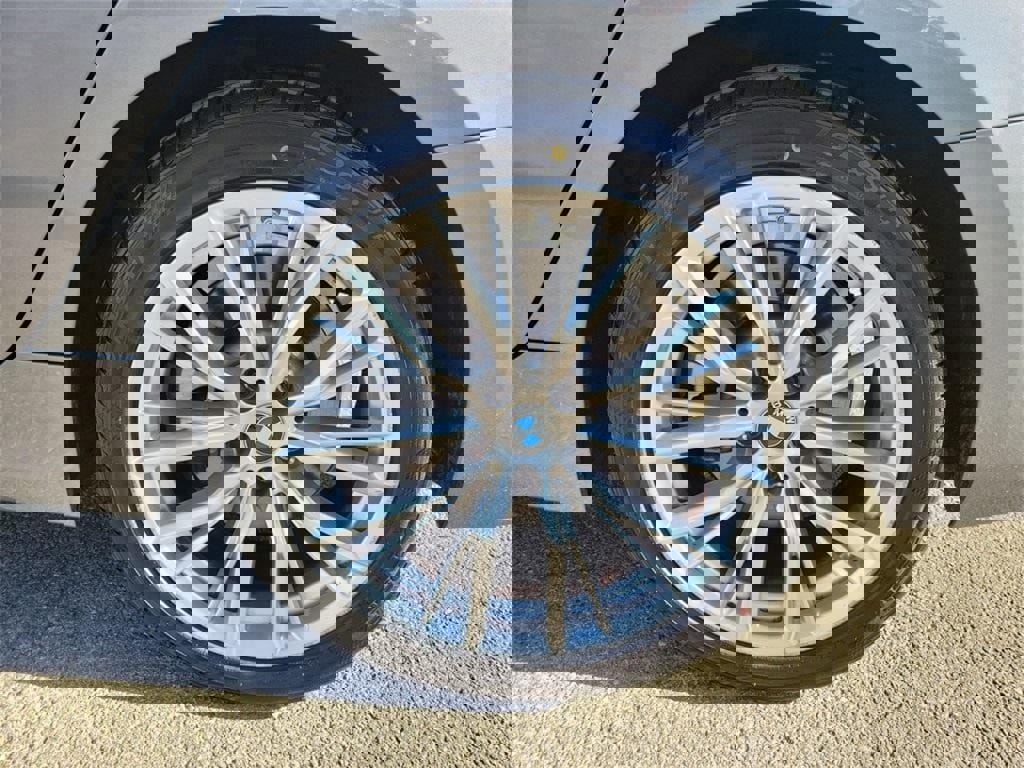 Used 2023 BMW 330i Sedan image 11