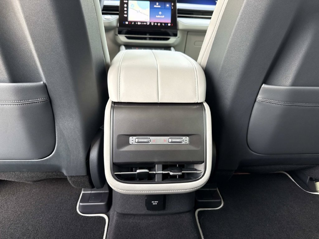 New 2026 Lincoln Nautilus Reserve AWD/4WD image 16