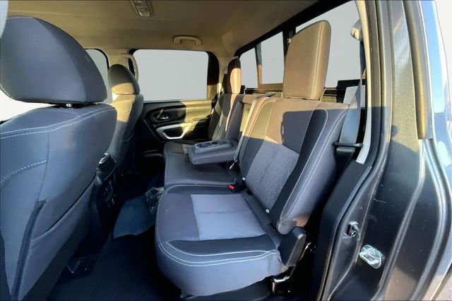 Used 2021 Nissan Titan SV w/ SV Convenience Package image 16
