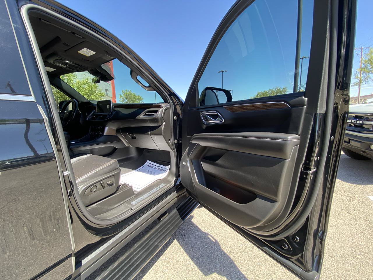 Used 2023 Chevrolet Tahoe High Country AWD/4WD image 35