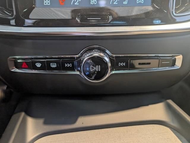 New 2026 Volvo V60 B5 Cross Country Ultra w/ Climate Package image 21