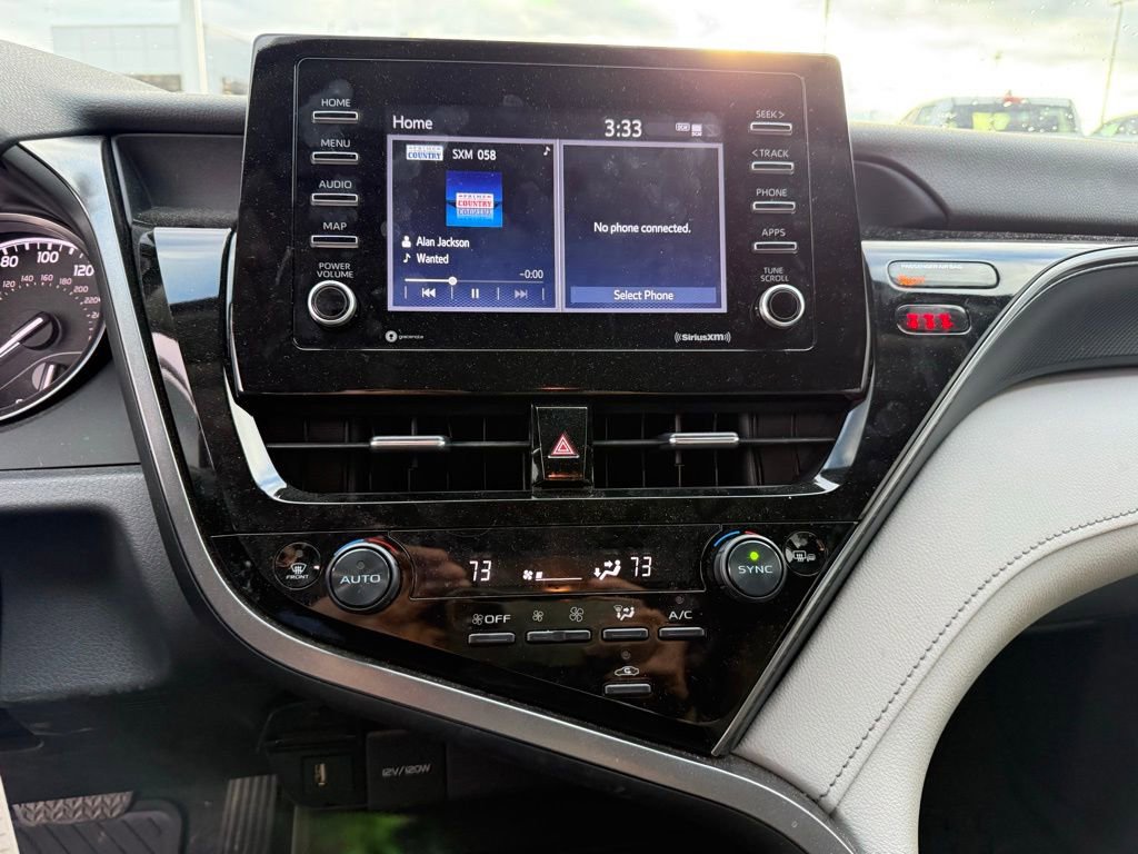 Used 2024 Toyota Camry SE image 18