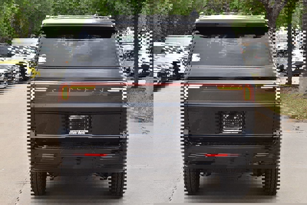 New 2026 Lincoln Navigator Reserve w/ Jet Appearance Package image 15