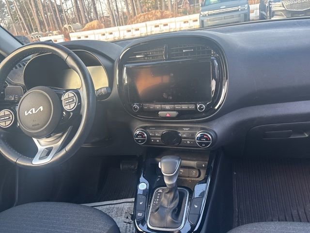Used 2023 Kia Soul EX image 11