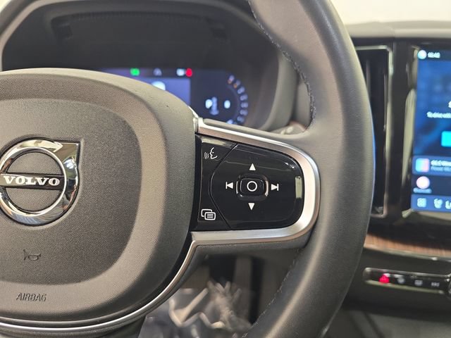 Used 2024 Volvo XC60 B5 Plus w/ Protection Package Premier AWD/4WD image 32