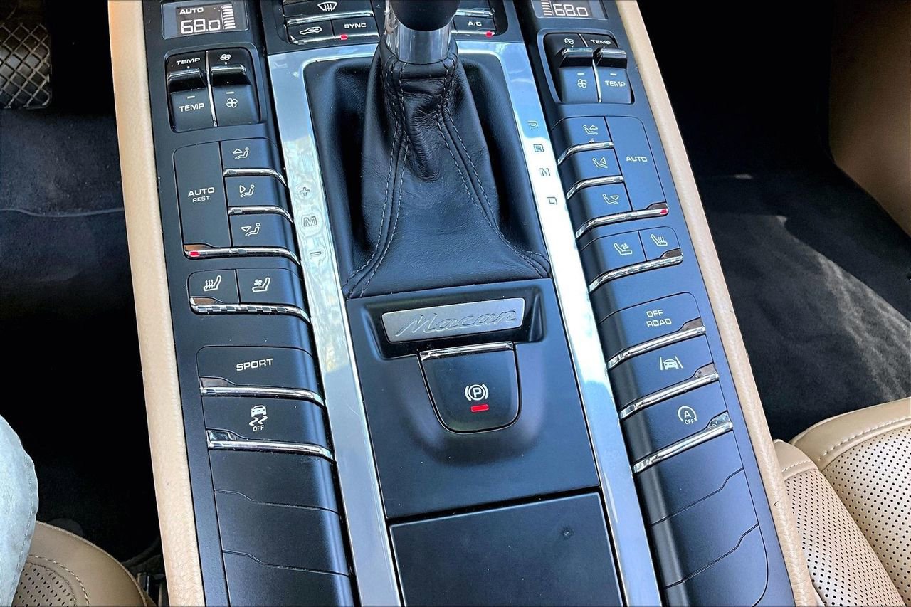 Used 2018 Porsche Macan Sport Edition image 24