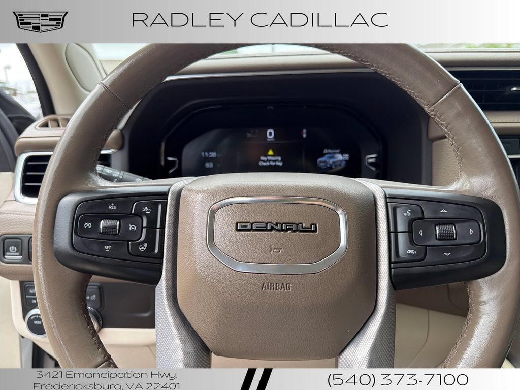 Used 2022 GMC Yukon XL Denali AWD/4WD image 5